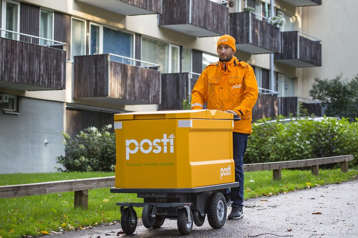 Asset tracking for mail delivery carts
