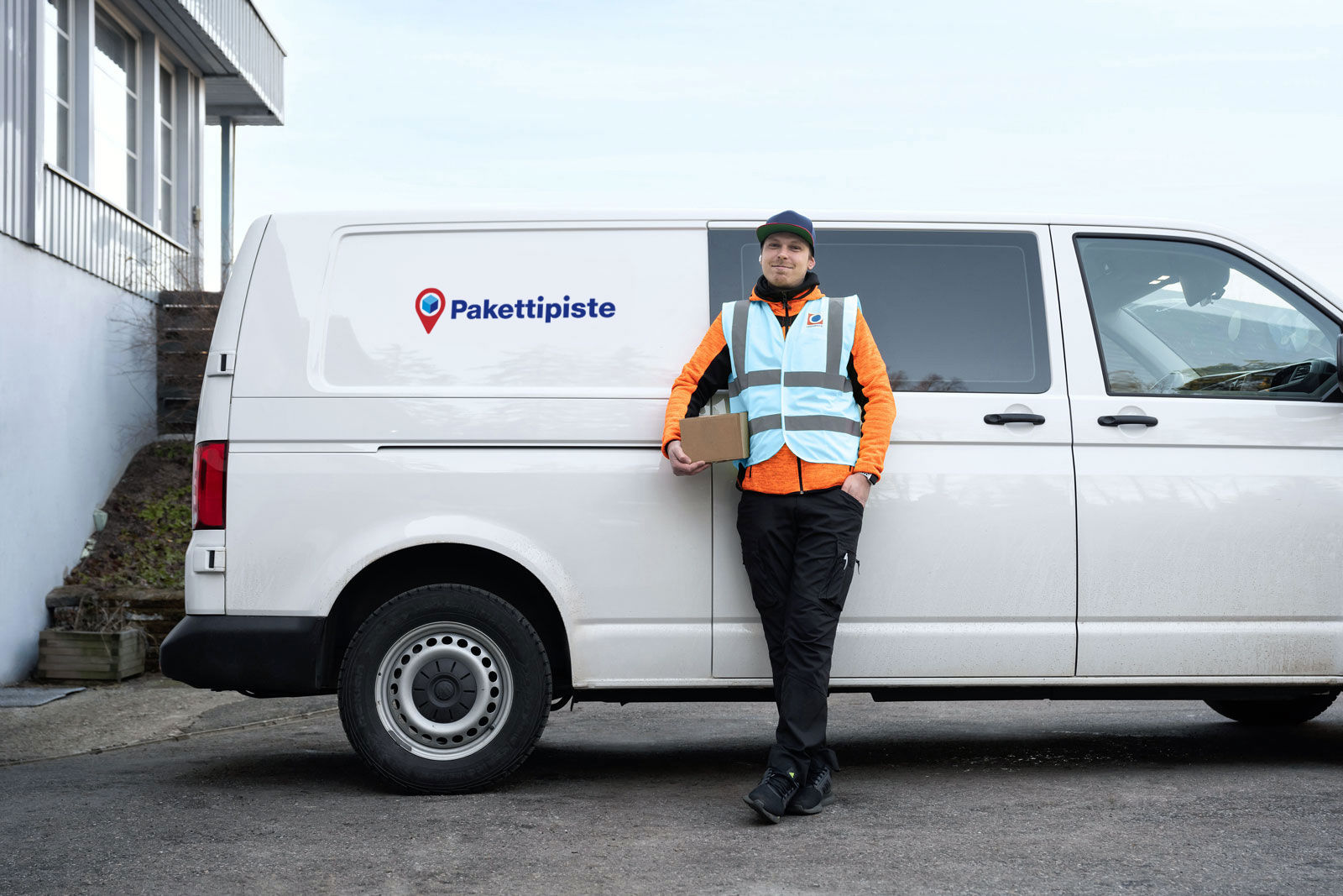 Pakettipiste Smart Tracker olosuhdeseuranta